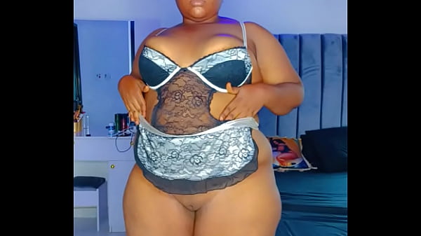 Ass Bouncing and Shaved Pussy Spreading | FULL VIDEO ON RED – Mara Exotic