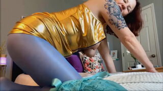 Mature mother Annabelle offers highly sensitive shows